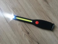 COB LED svítilna s magnetem